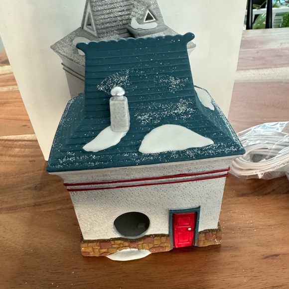 Dept 56 North Pole Series “Beard Barber Shop” with Box - Picture 5 of 8